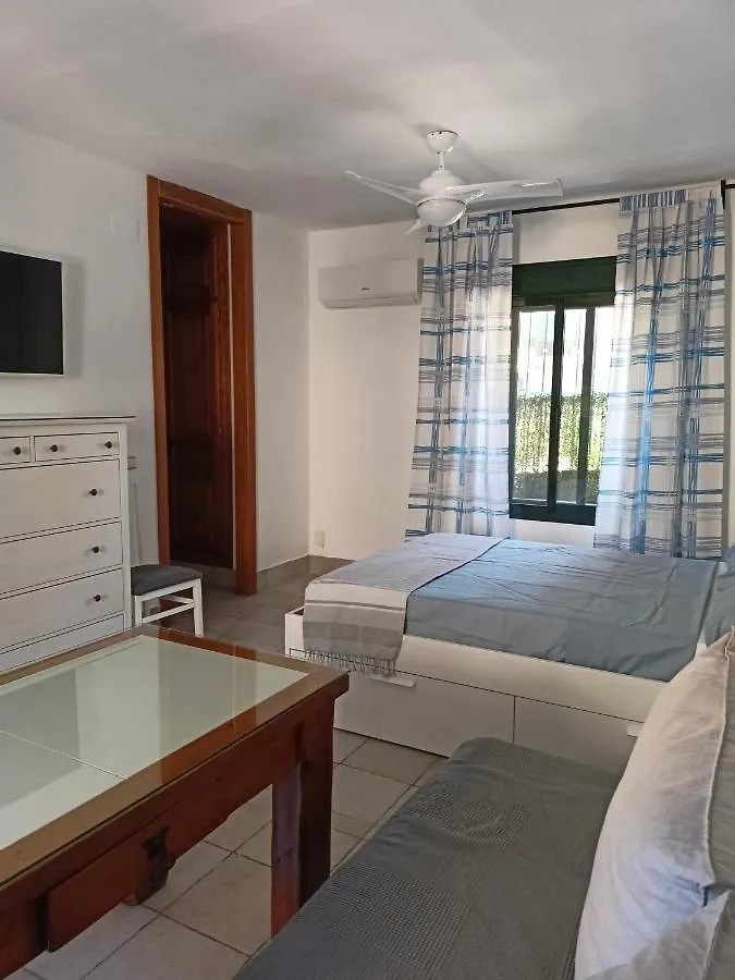 Servilux 2 Torremolinos 0*,  İspanya